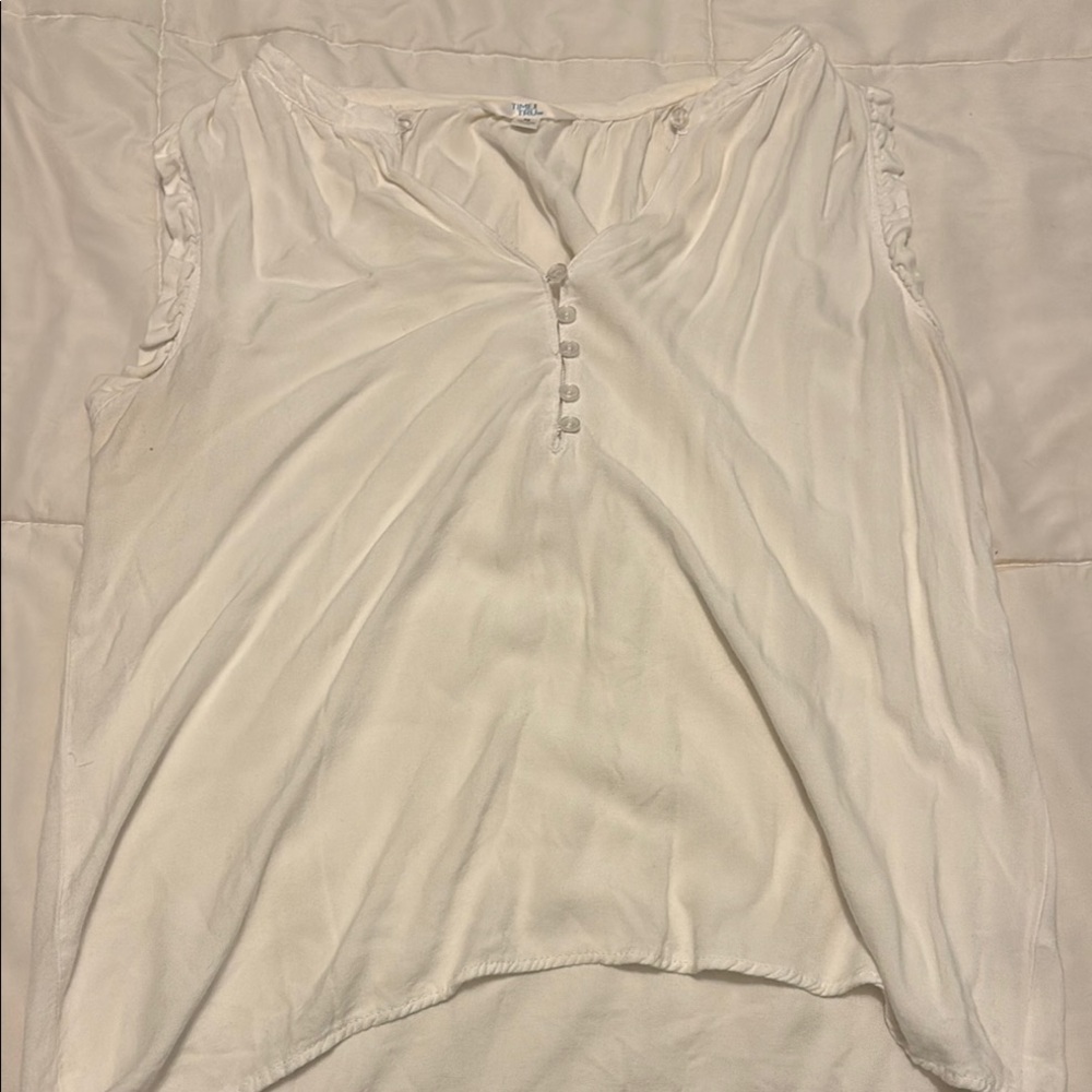 Time and Tru White Sleeveless Top